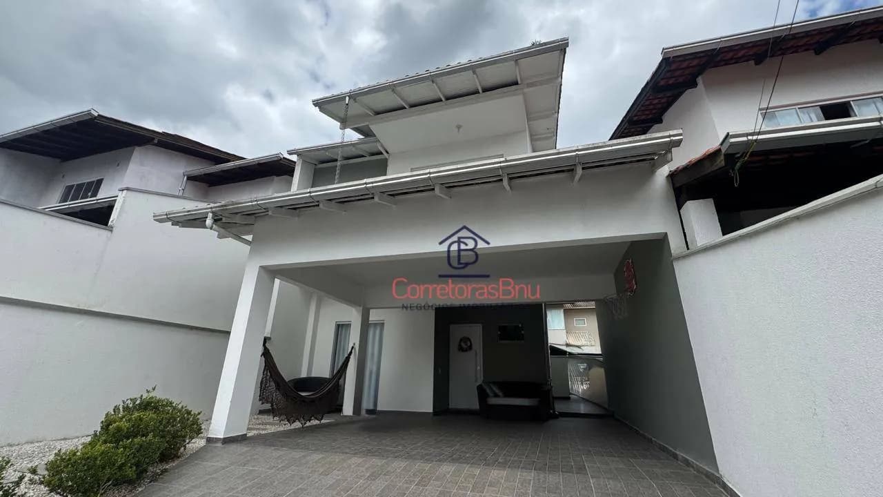 Foto de Sobrado com 3 dormitórios à venda, 189 m² por R$ 1.100.000,00 - Vorstadt - Blumenau/SC