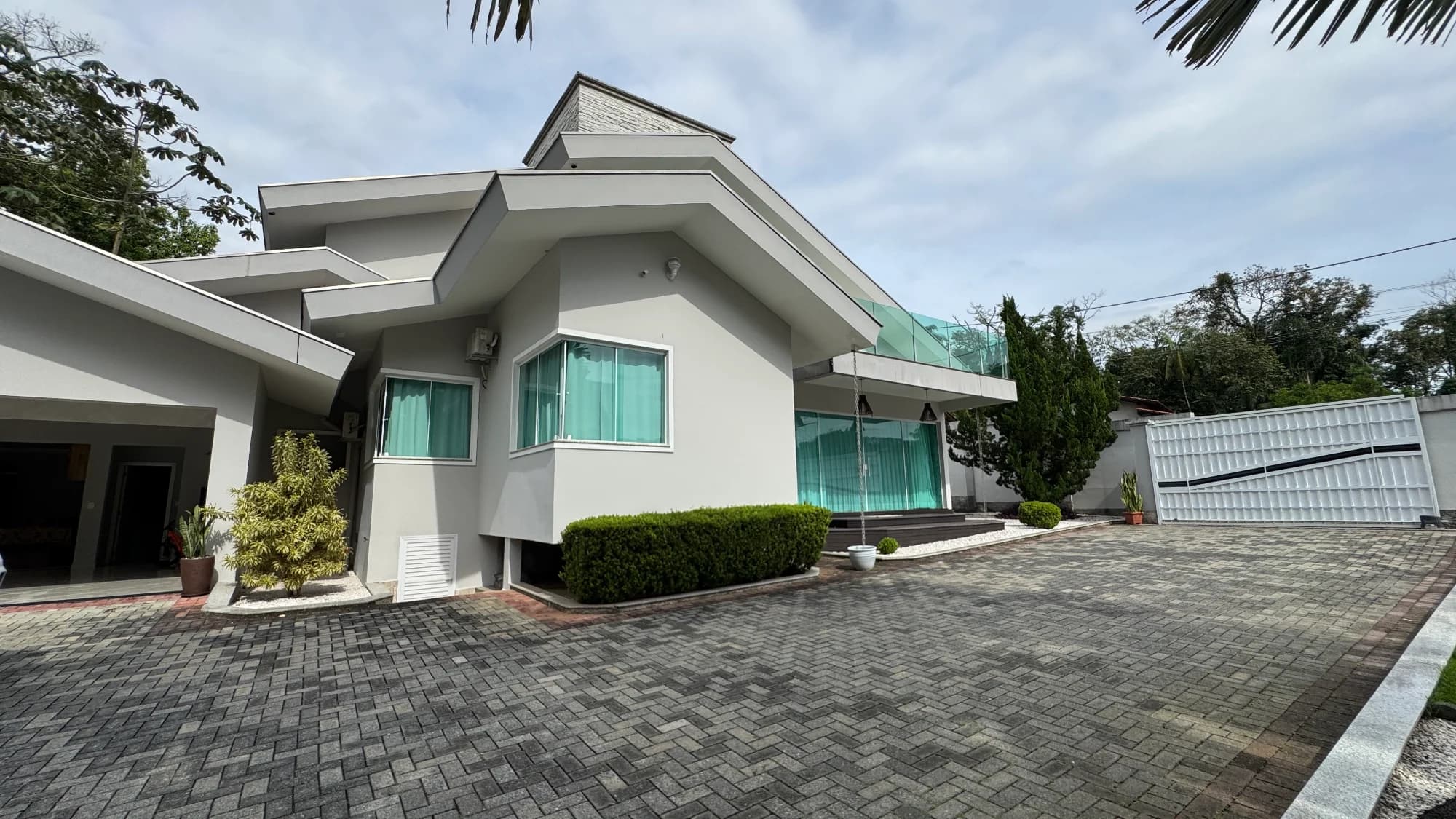 Casa com 4 quartos, 1 suíte e Piscina à no Salto do Norte, Blumenau/SC - R$ 2.590.000,00