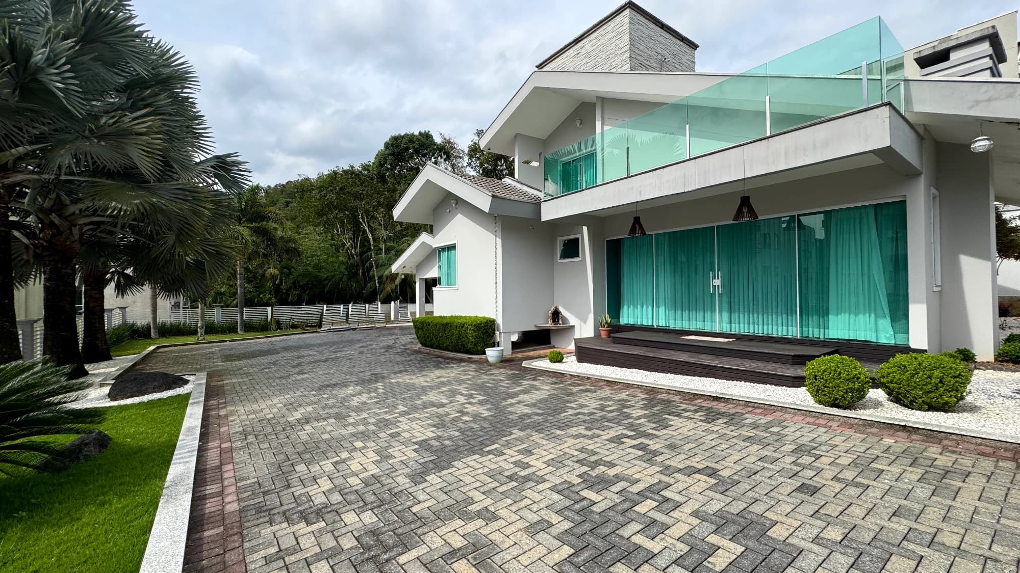 Foto de Casa com 4 quartos, 1 suíte e Piscina à no Salto do Norte, Blumenau/SC - R$ 2.590.000,00