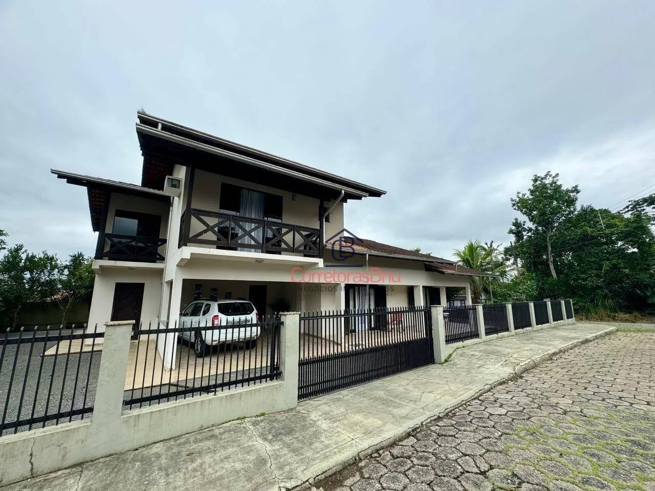 Foto de Casa com 4 dormitórios à venda, 230 m² por R$ 980.000,00 - Itoupava Norte - Blumenau/SC