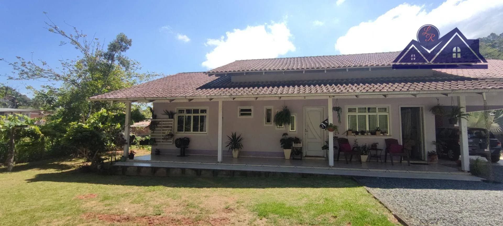 Foto de Casa com 3 dormitórios à venda de R$ 700.000,00 por R$ 649.000 - Itoupavazinha - Blumenau/SC