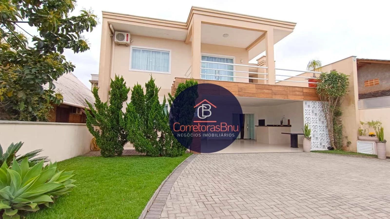 Foto de Casa à venda, 233 m² por R$ 1.700.000,00 - Armação - Penha/SC