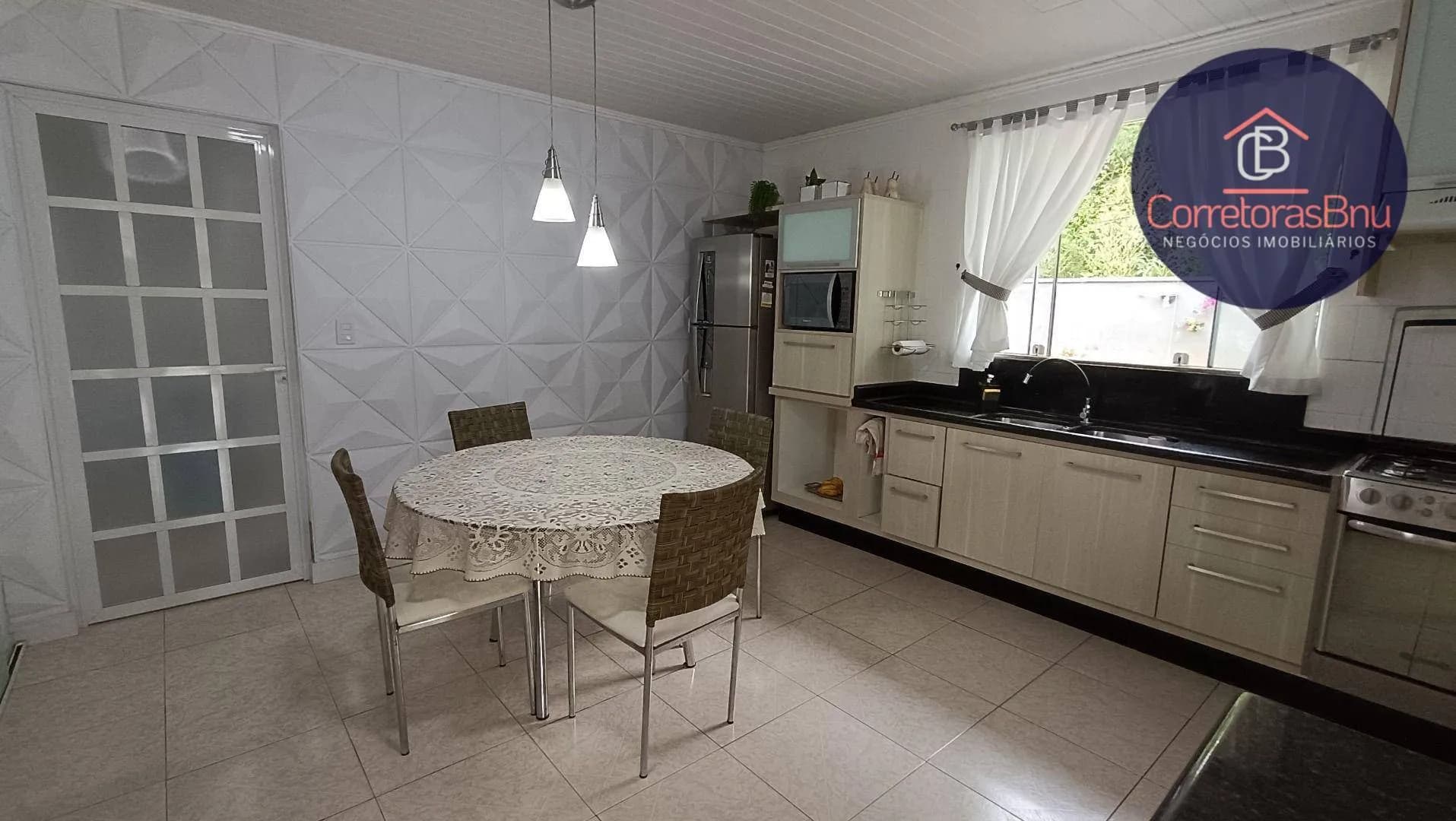 Casa com 3 dormitórios à venda, 224 m² por R$ 1.080.000,00 - Centro - Pomerode/SC