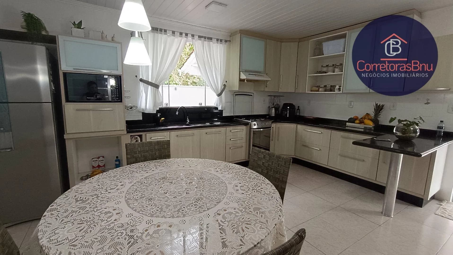 Casa com 3 dormitórios à venda, 224 m² por R$ 1.080.000,00 - Centro - Pomerode/SC