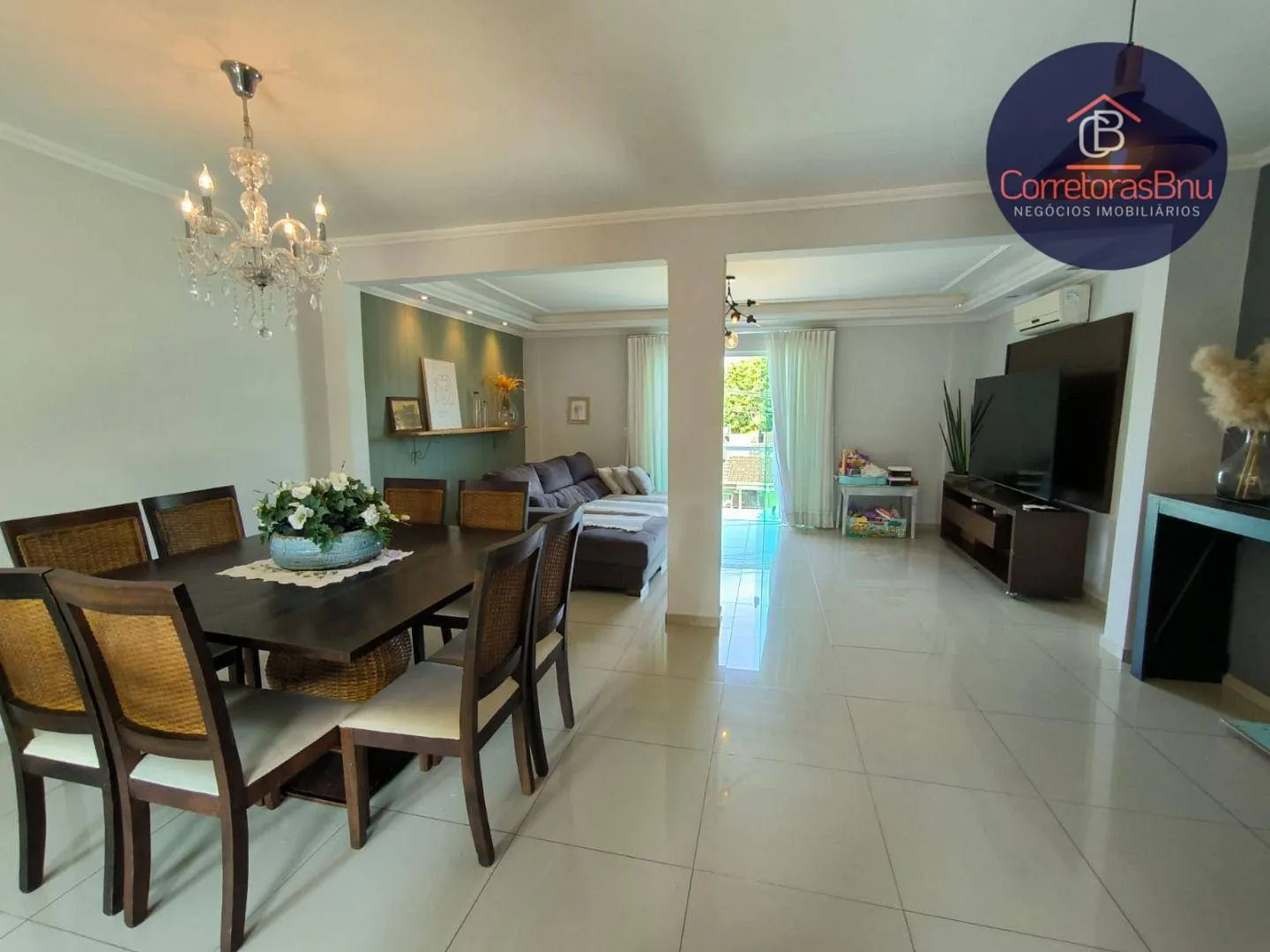 Sobrado com 5 dormitórios à venda, 295 m² por R$ 990.000,00 - Água Verde - Blumenau/SC