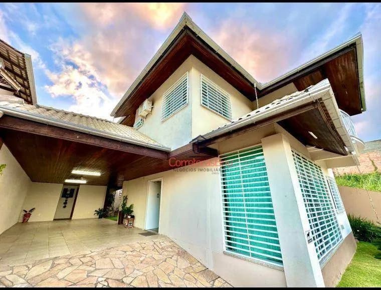 Casa com 3 dormitórios à venda, 189 m² por R$ 930.000,00 - Velha - Blumenau/SC