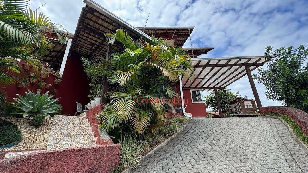 Sobrado com 4 dormitórios à venda, 148 m² por R$ 750.000,00 - Warnow - Indaial/SC
