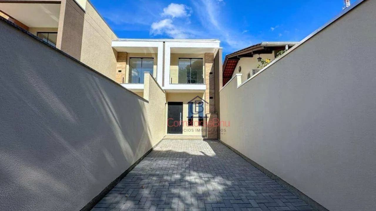 Sobrado à venda, 97 m² por R$ 599.000,00 - Água Verde - Blumenau/SC