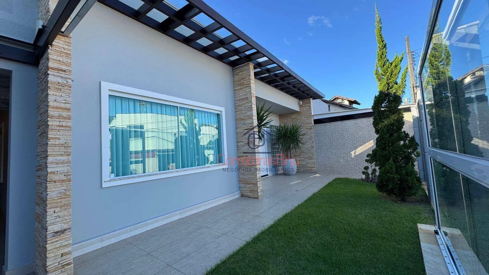 Foto de Casa com 4 dormitórios à venda, 310 m² por R$ 1.490.000,00 - Vorstadt - Blumenau/SC