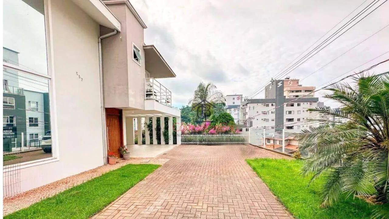 Casa com 3 dormitórios à venda, 204 m² por R$ 1.500.000,00 - Itoupava Seca - Blumenau/SC