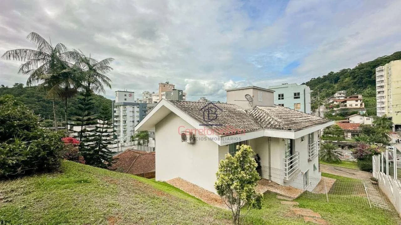Casa com 3 dormitórios à venda, 204 m² por R$ 1.500.000,00 - Itoupava Seca - Blumenau/SC