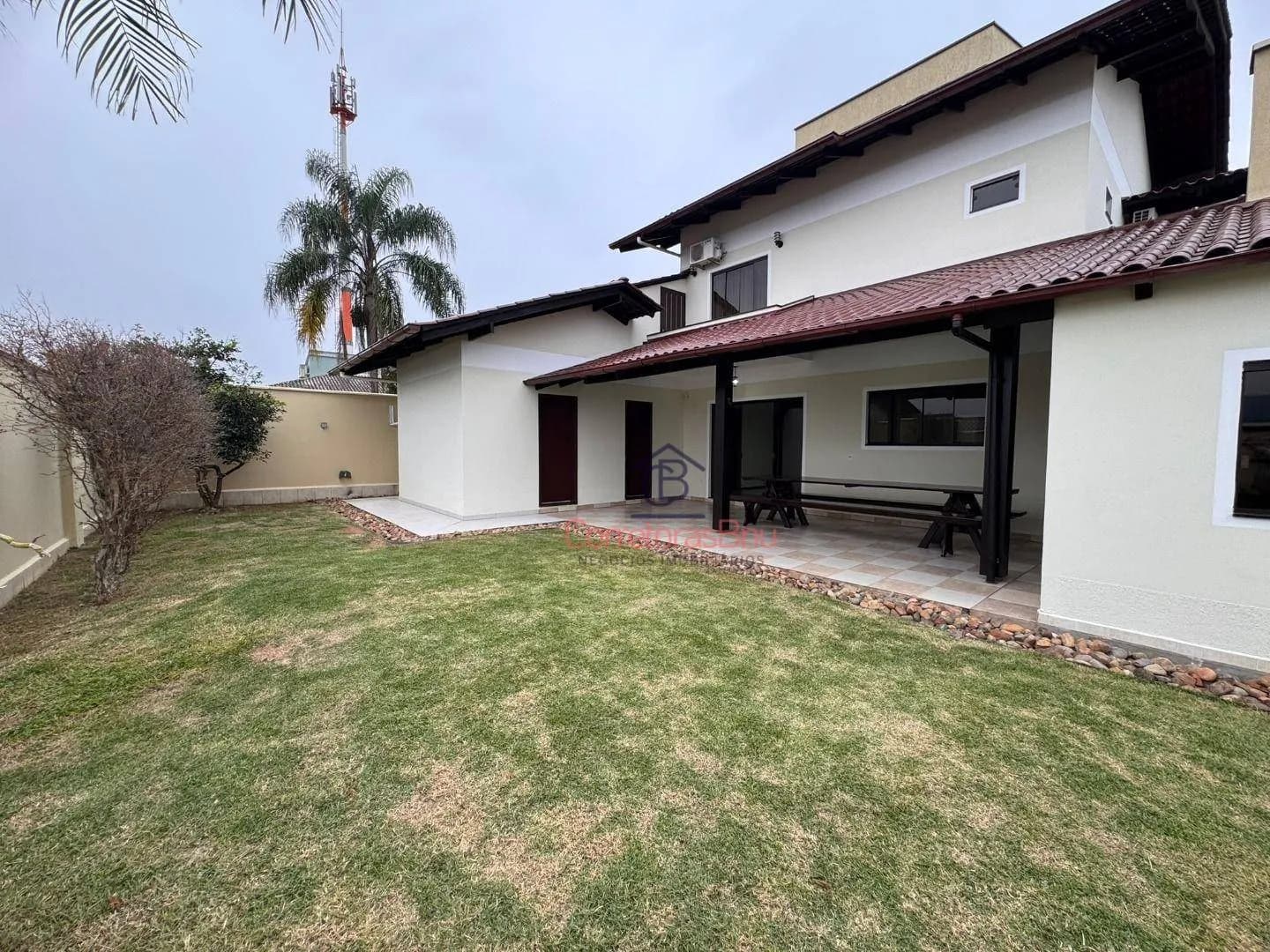 Casa em ótima localização na Ioupava Norte