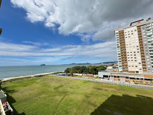 Apartamento vista mar mobiliado