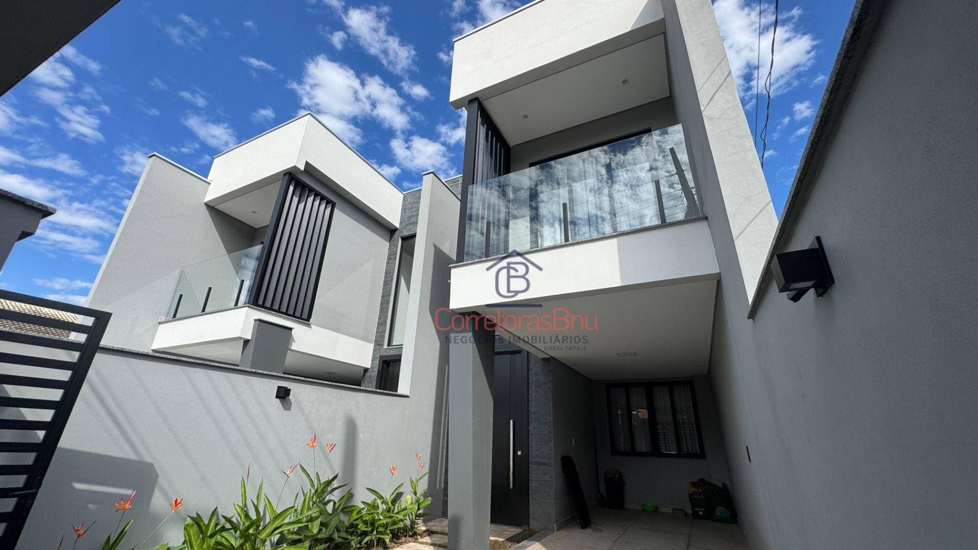 Sobrado com 3 dormitórios à venda, 204 m² por R$ 1.190.000 - Água Verde - Blumenau/SC