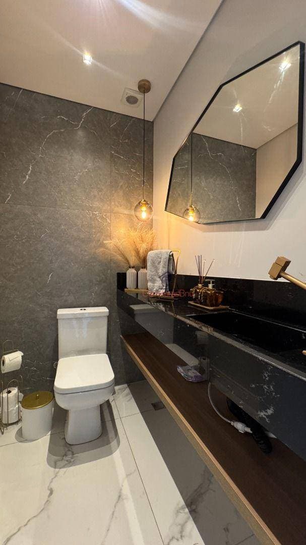 Sobrado com 3 dormitórios à venda, 204 m² por R$ 1.190.000 - Água Verde - Blumenau/SC
