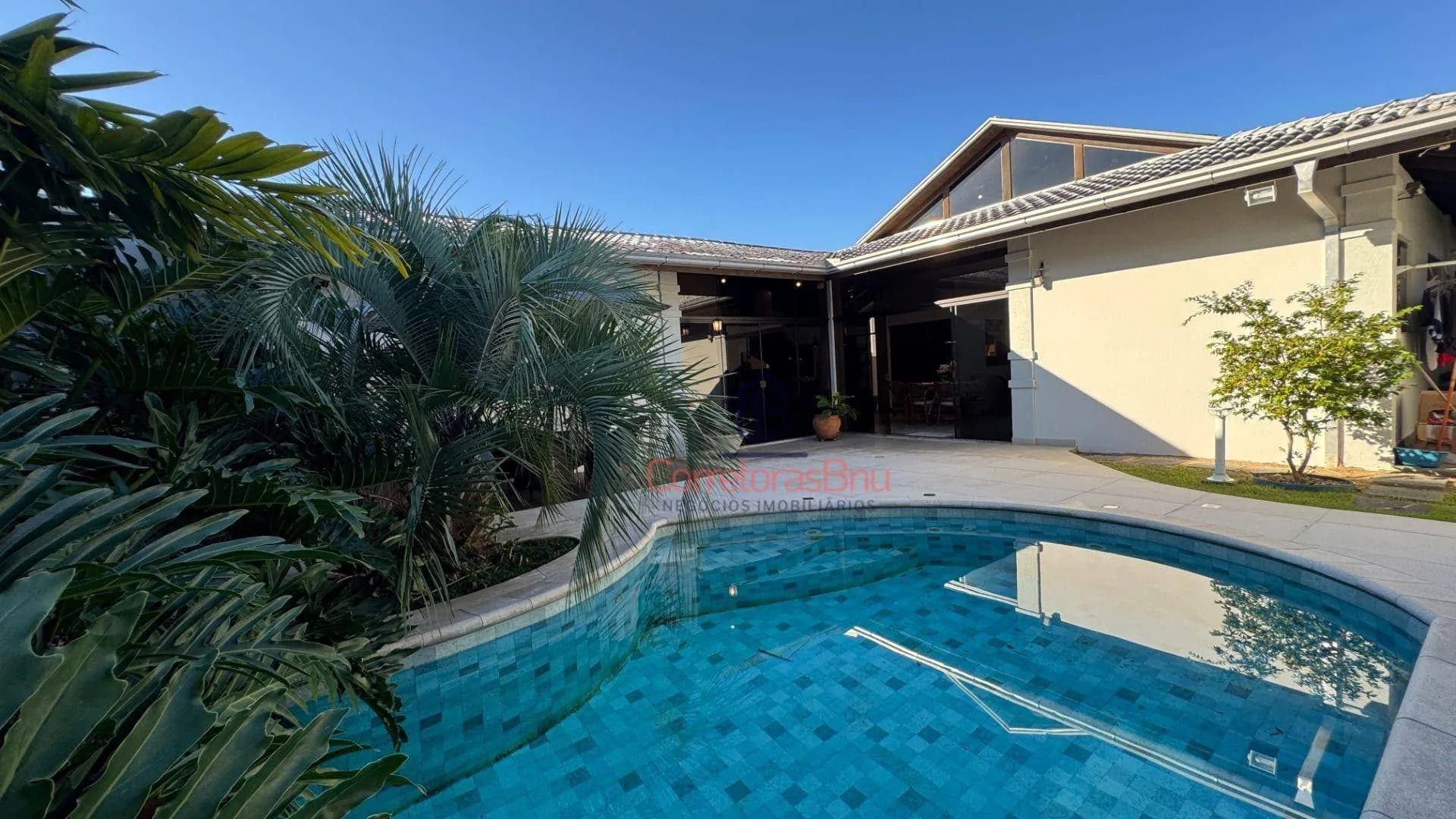 Foto de Ótima casa com piscina no Tribess