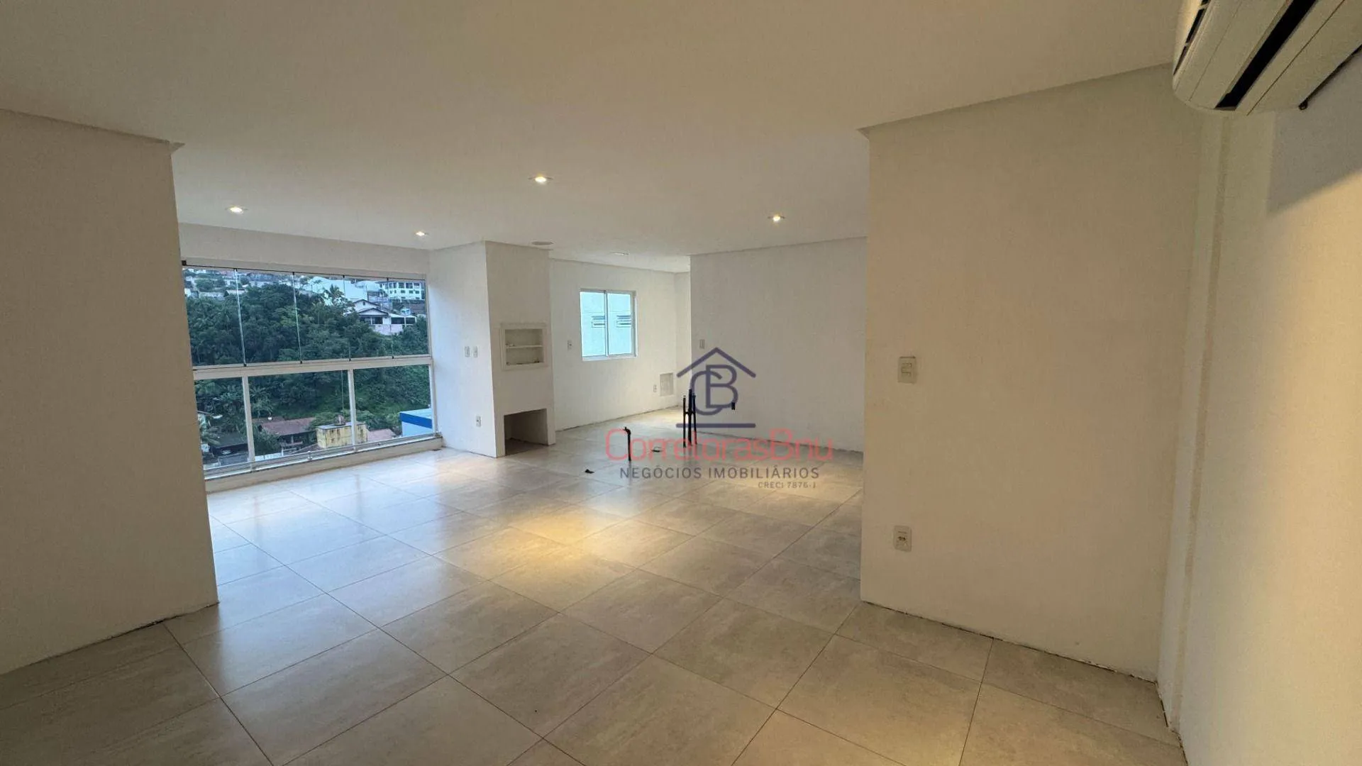 Apartamento com 2 dormitórios à venda, 82 m² por R$ 580.000,00 - Vila Nova - Blumenau/SC