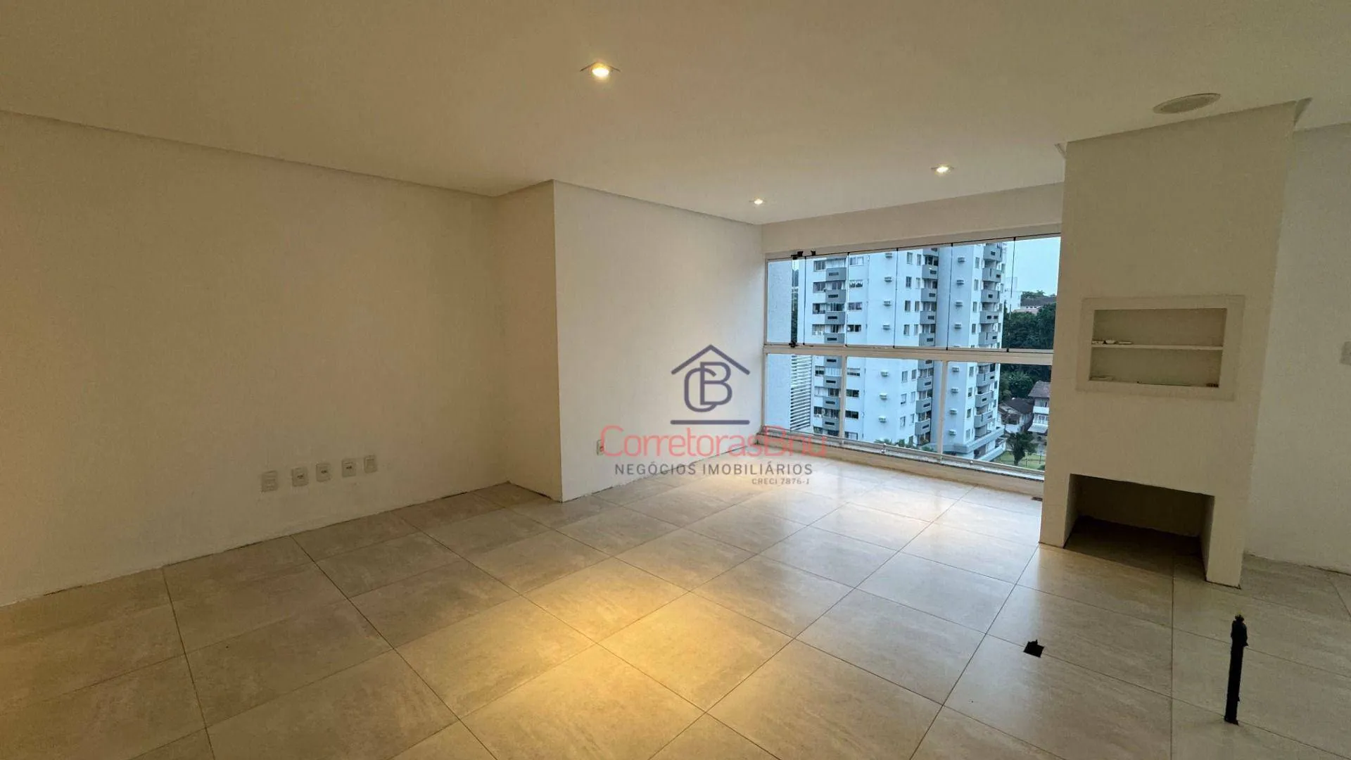 Apartamento com 2 dormitórios à venda, 82 m² por R$ 580.000,00 - Vila Nova - Blumenau/SC
