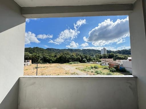 Amplo apartamento com baixo custo
