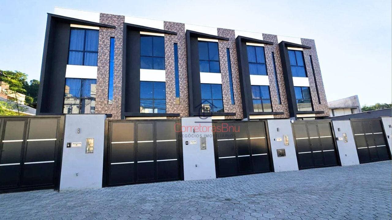 Foto de Sobrado com 2 dormitórios à venda, 109 m² por R$ 535.000,00 - Escola Agrícola - Blumenau/SC