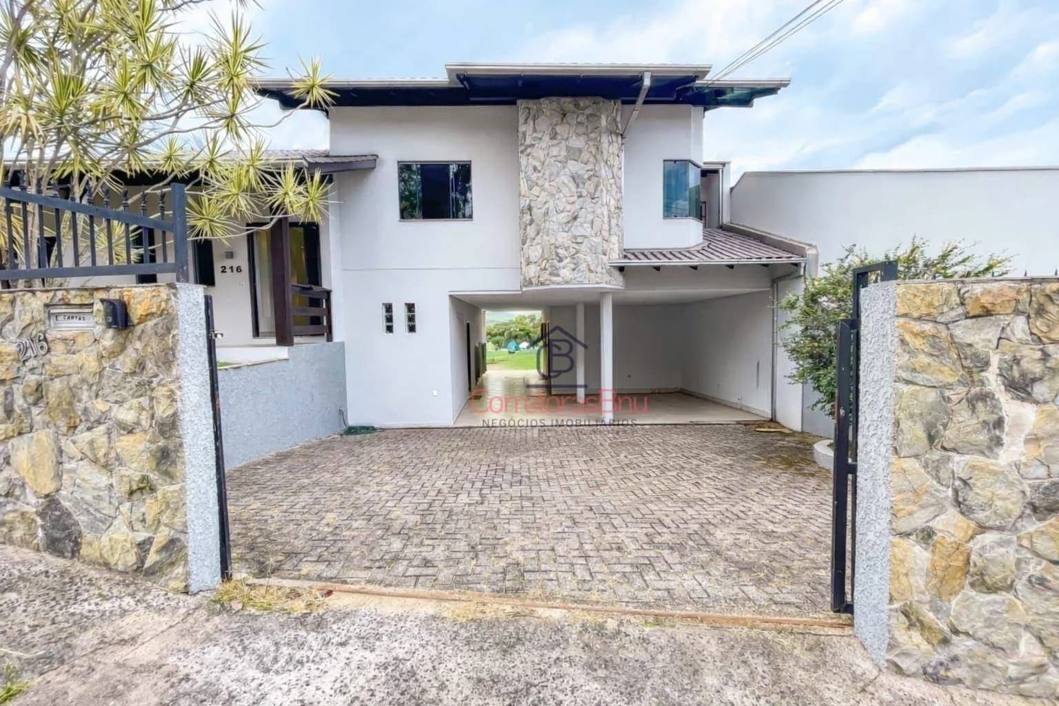 Casa com 3 dormitórios à venda, 225 m² por R$ 1.100.000,00 - Escola Agrícola - Blumenau/SC