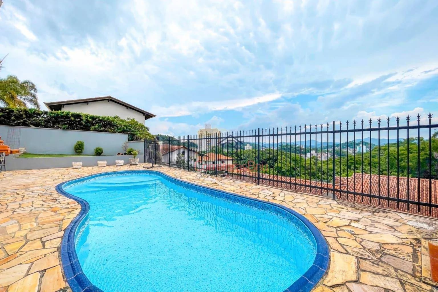 Casa com 3 dormitórios à venda, 225 m² por R$ 1.100.000,00 - Escola Agrícola - Blumenau/SC