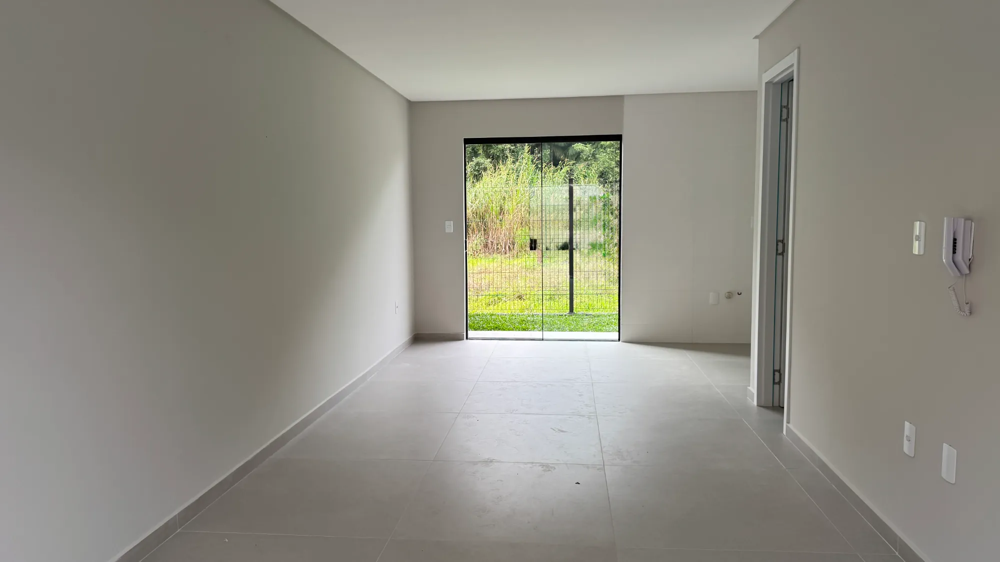 Casa à venda com 2 quartos e 2 suítes, 1 vaga, 71m² na região do bairro Itoupavazinha, próximo à Rua Professor Jacob Ineichen, Blumenau