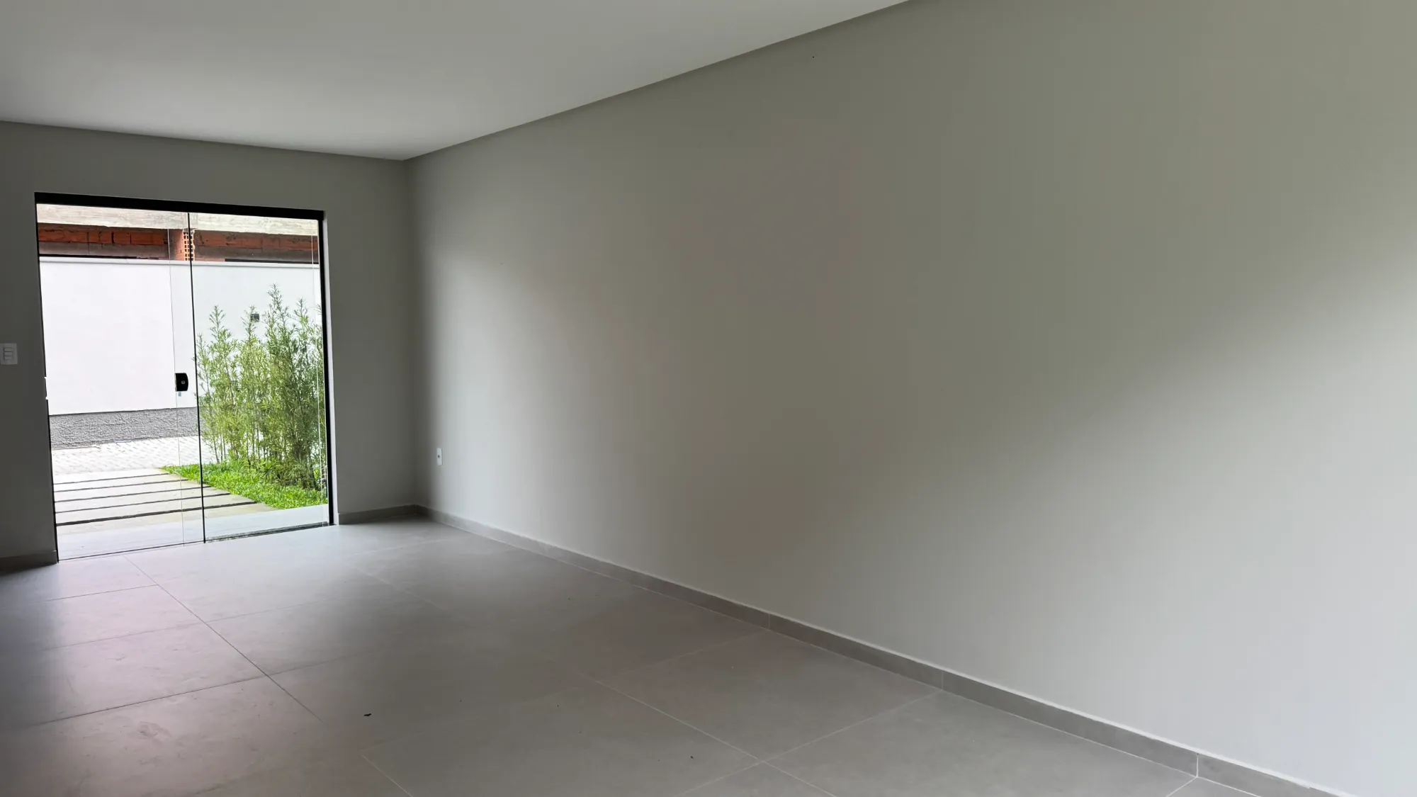 Casa à venda com 2 quartos e 2 suítes, 1 vaga, 71m² na região do bairro Itoupavazinha, próximo à Rua Professor Jacob Ineichen, Blumenau