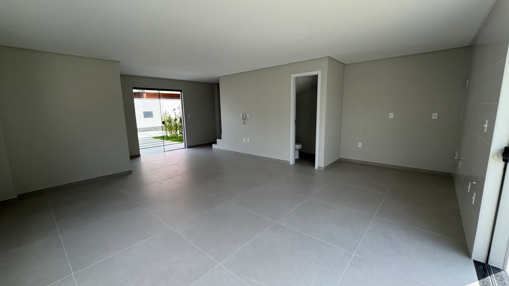 Casa à venda com 3 quartos e 1 suíte, 2 vagas, 98m² na região do bairro Itoupavazinha, próximo à Rua Professor Jacob Ineichen, Blumenau