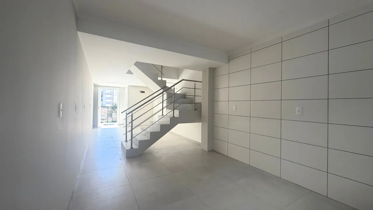 Sobrado com 2 Quartos, sendo 2 Suítes, à Venda na Escola Agrícola, Blumenau/SC – R$ 465.000
