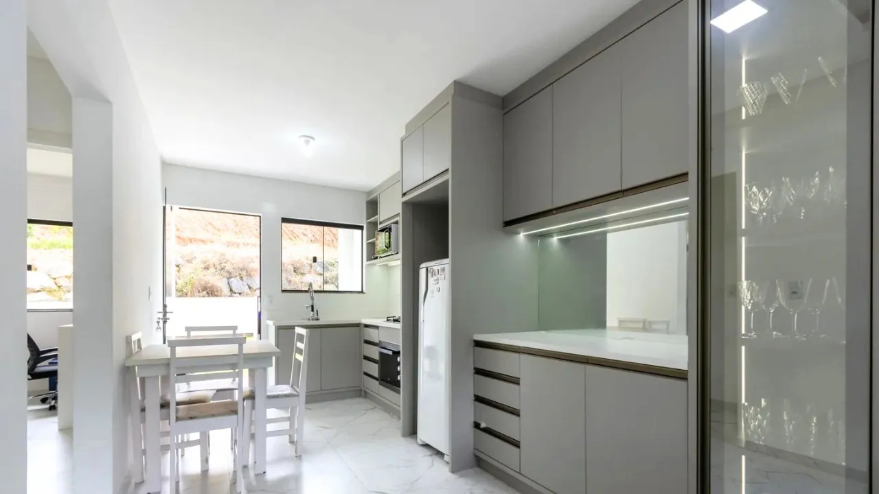 Casa Geminada com 2 Quartos e 1 Suíte à Venda na Fortaleza Alta, Blumenau/SC – R$ 480.000